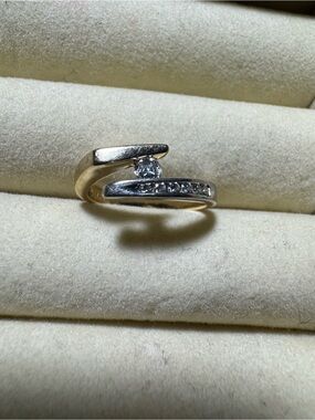 Vintage 14K Two Tone Gold Bypass Genuine Diamond Accent Statement Ring 7
